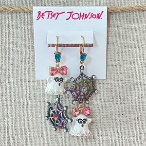 🌀 Betsey Johnson “And Boo To You” Ghost/Spider Web Earrings